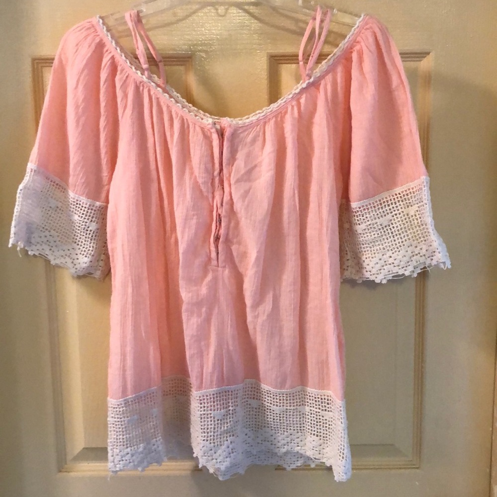 Kenar short-sleeved top with crochet